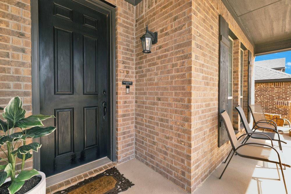 Saginaw, TX 76179,704 Ravenwood Drive