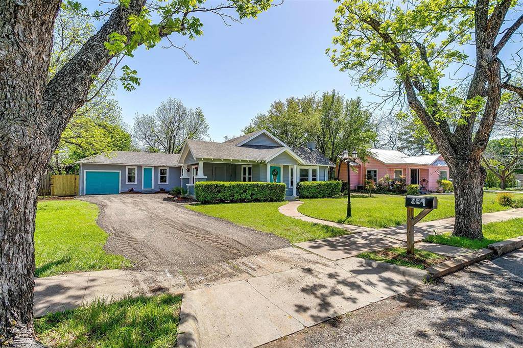 Cleburne, TX 76033,209 Moon Street