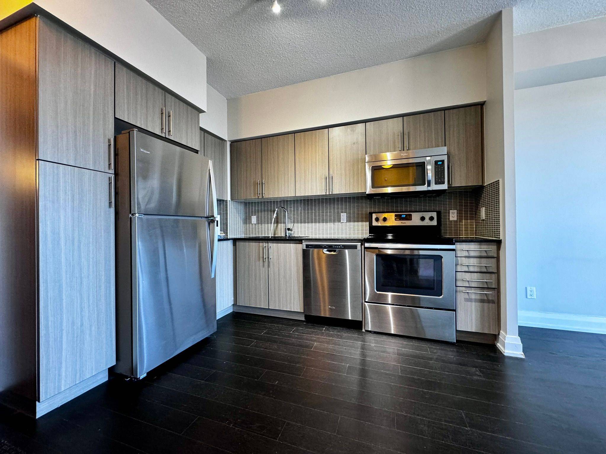 Oakville, ON L6K 3V5,65 Speers RD #1802