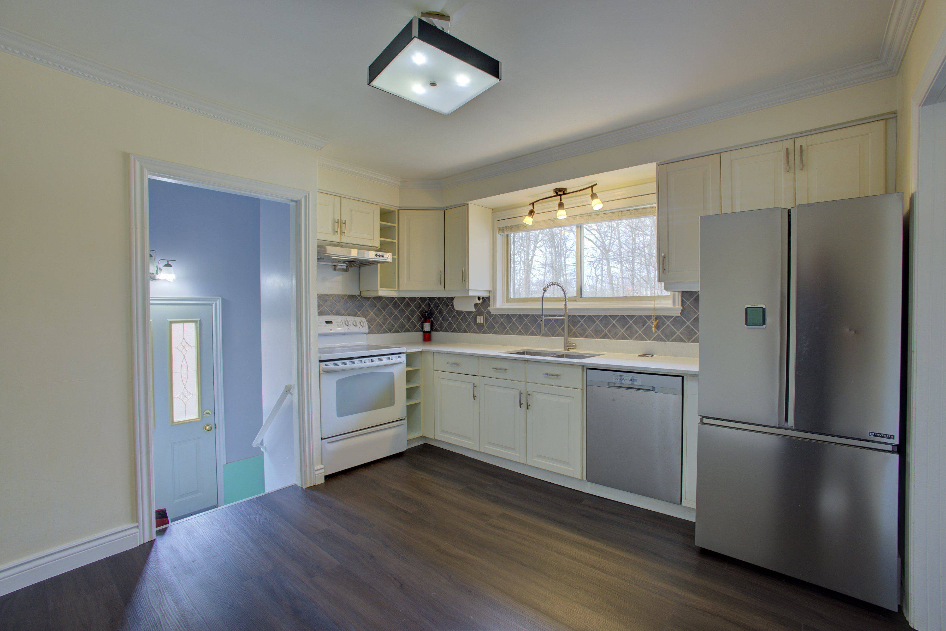 Burlington, ON L7P 1J1,2244 Mount Forest DR E