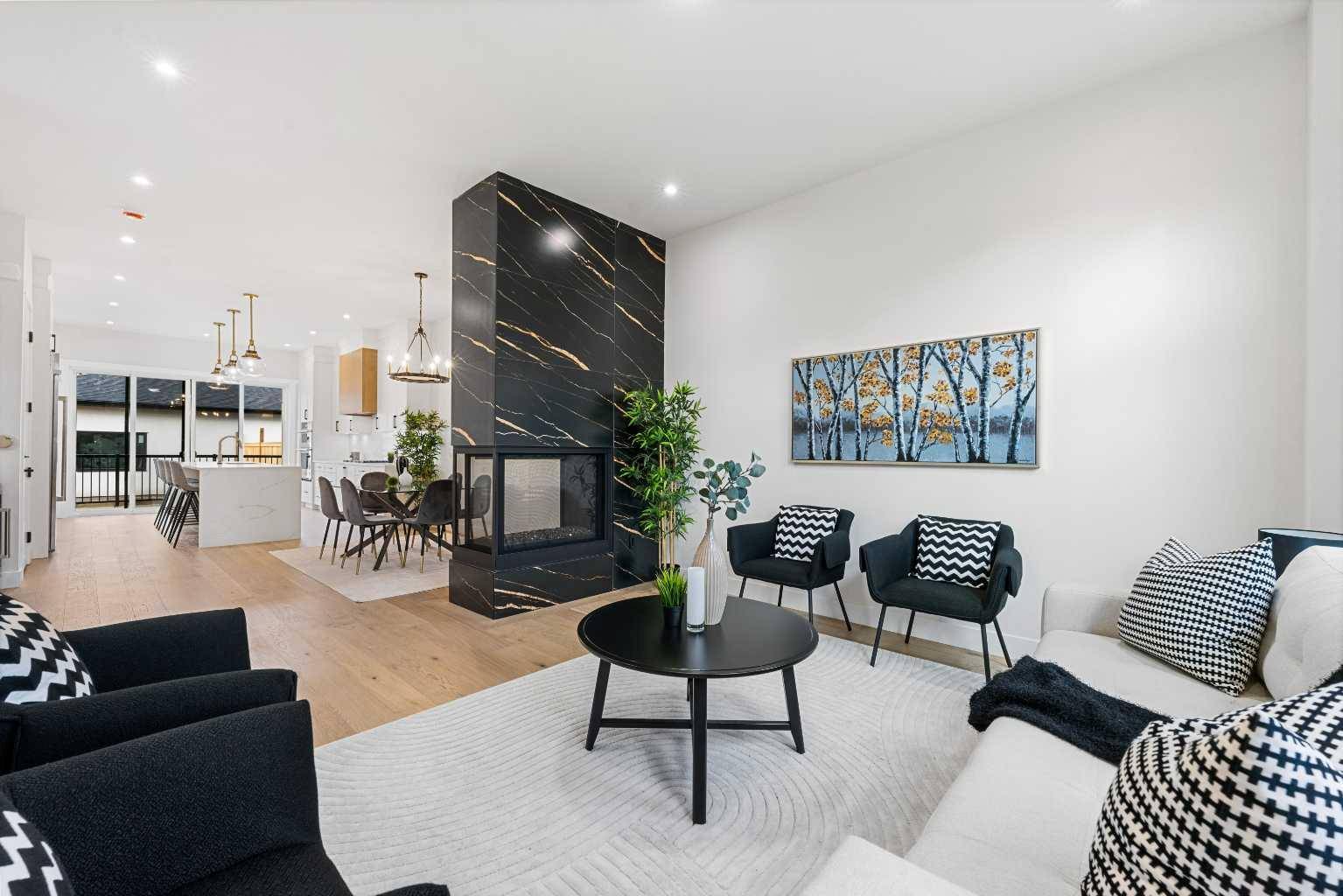 Calgary, AB T2M 0T8,634 18 AVE NW