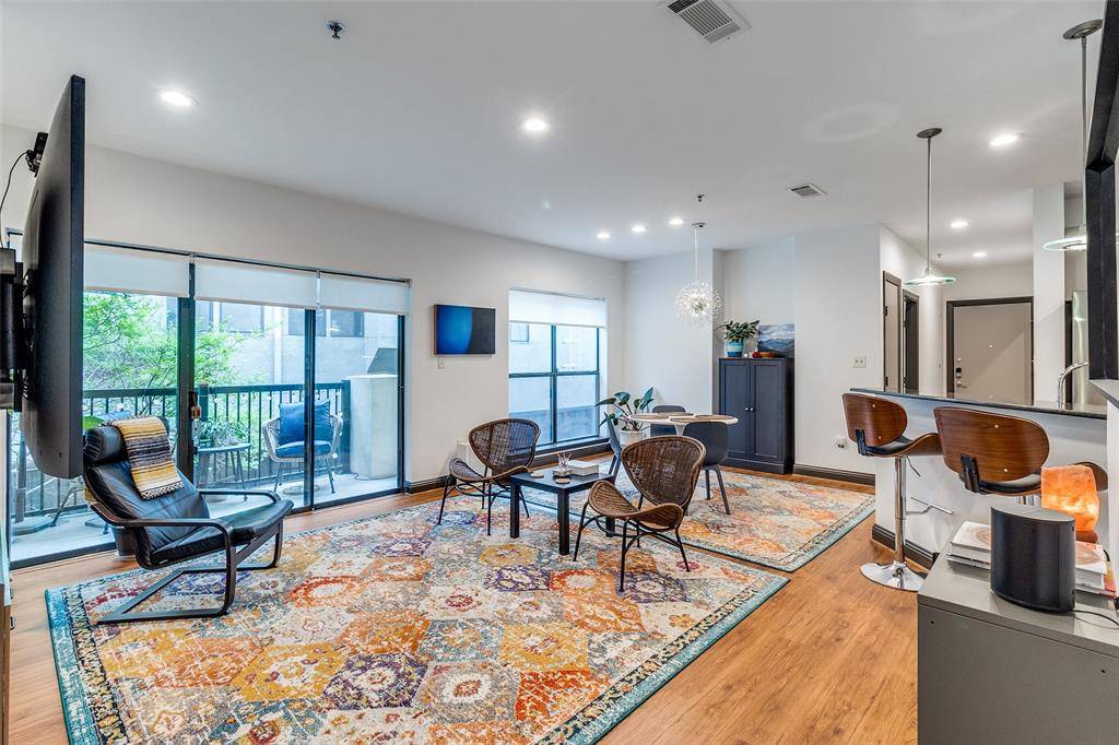 Dallas, TX 75219,4122 Avondale Avenue #108