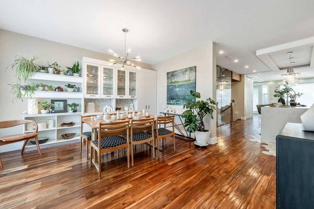 Calgary, AB T2T 0Y7,2331B Osborne CRES SW