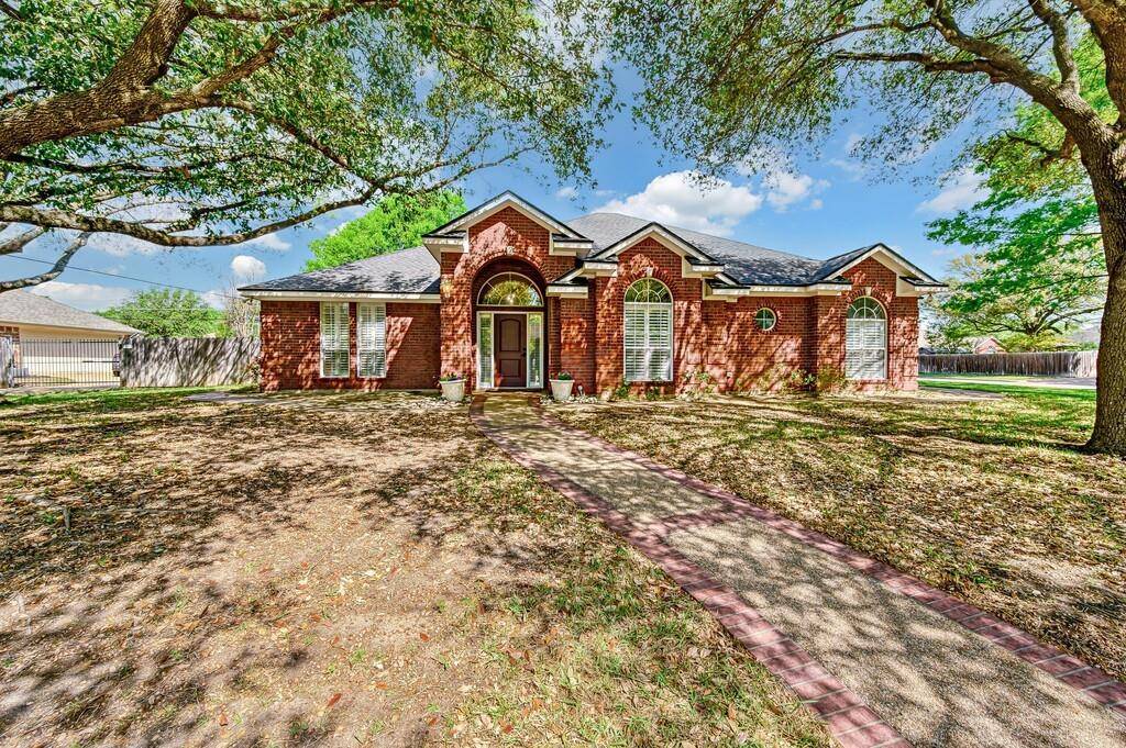 Hewitt, TX 76643,901 Stoneridge Drive
