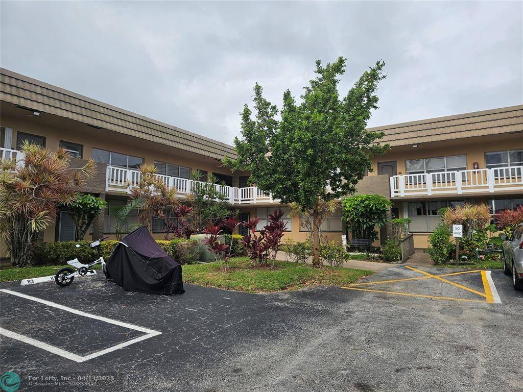 Sunrise, FL 33322,9141 Sunrise Lakes Blvd  #115