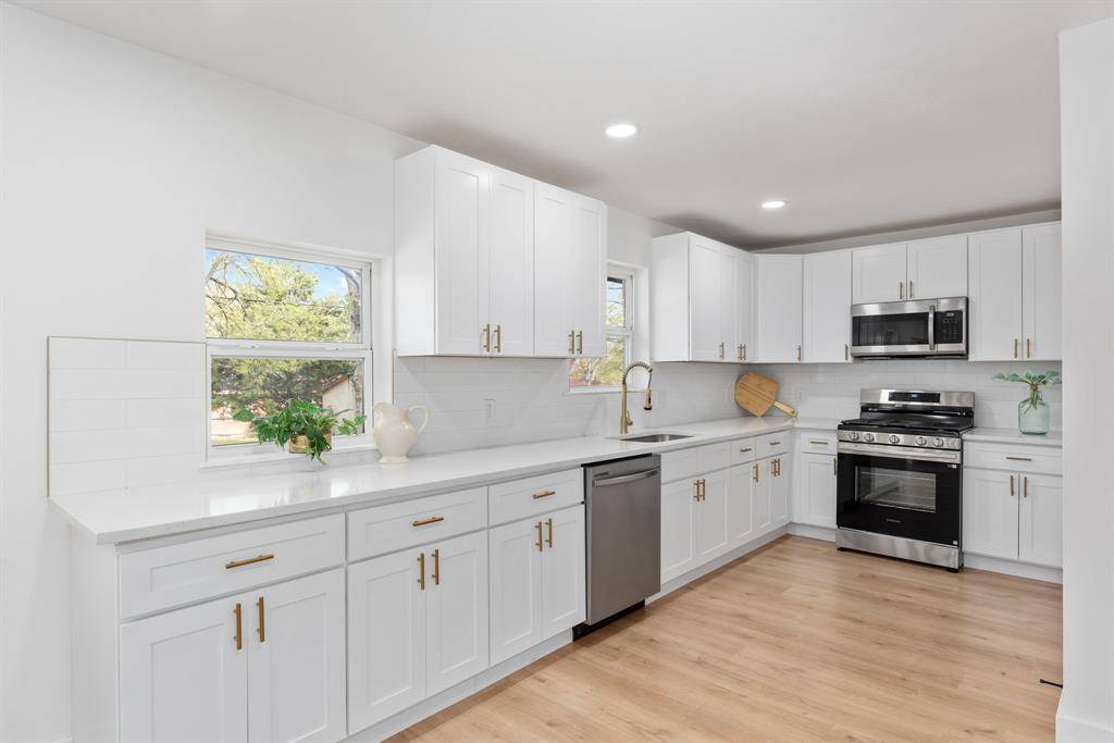 Dallas, TX 75241,1017 Glen Park Drive