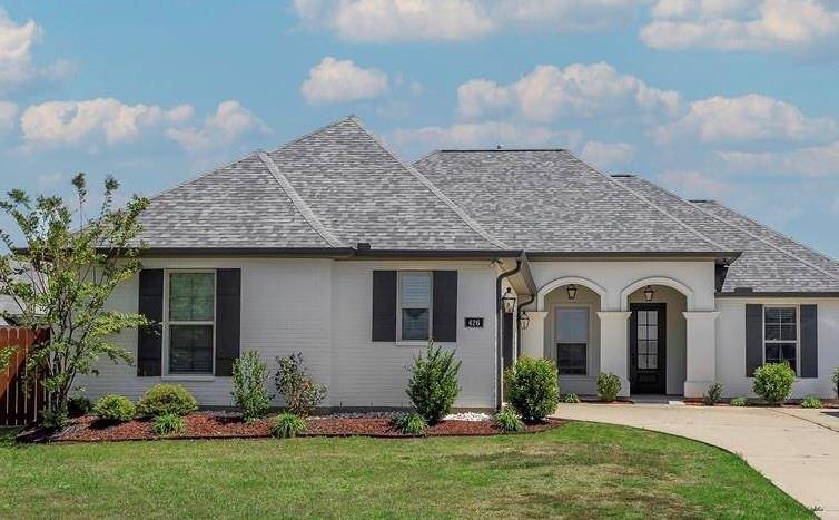 Benton, LA 71006,426 N Lost River Drive