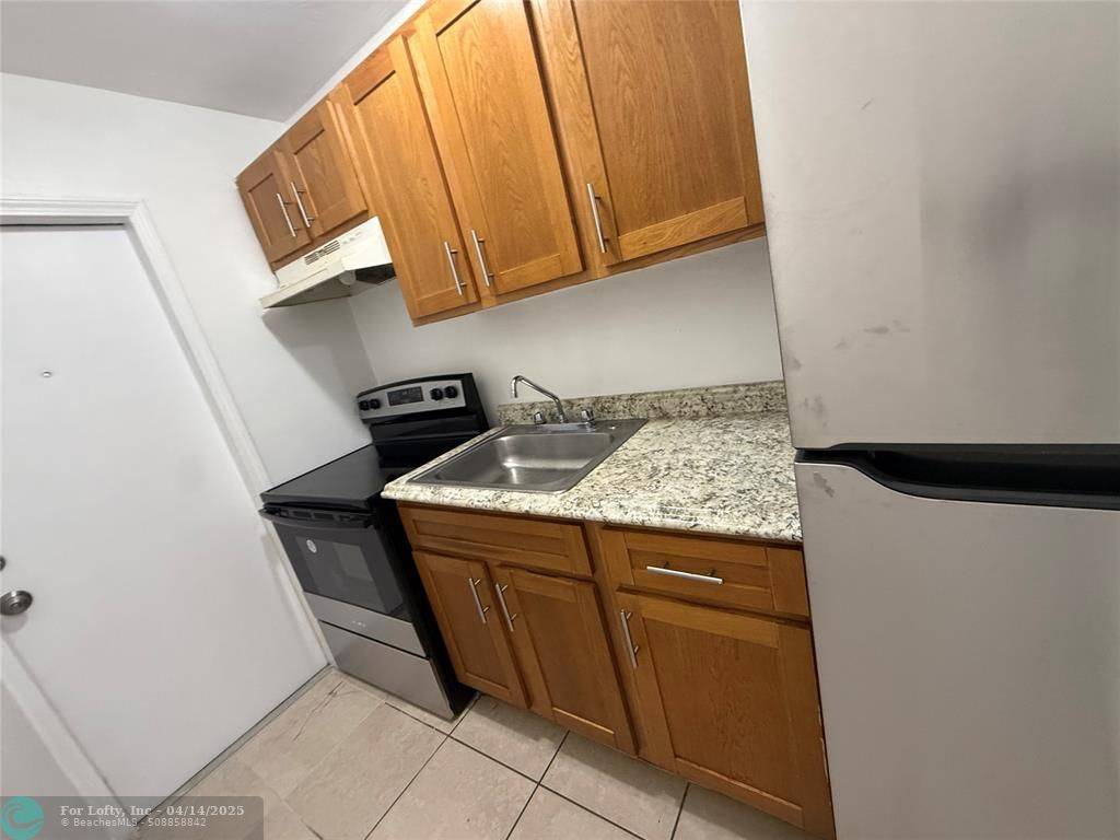 Miami, FL 33127,750 NW 56th St  #14