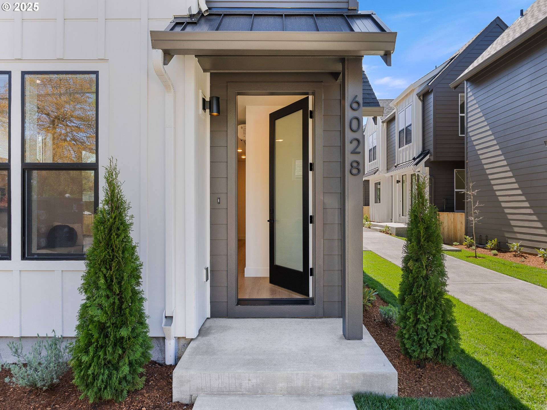 Portland, OR 97218,6028 NE Mason ST #1