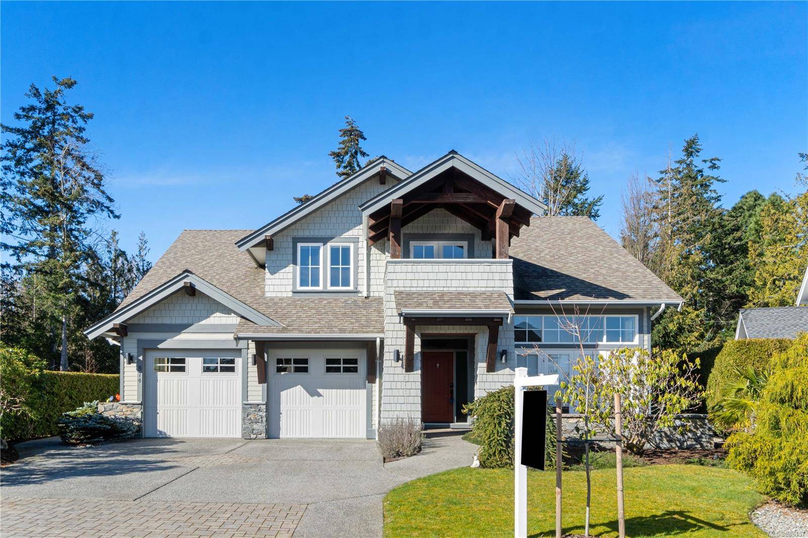 Qualicum Beach, BC V9K 0A2,874 Bluffs Dr