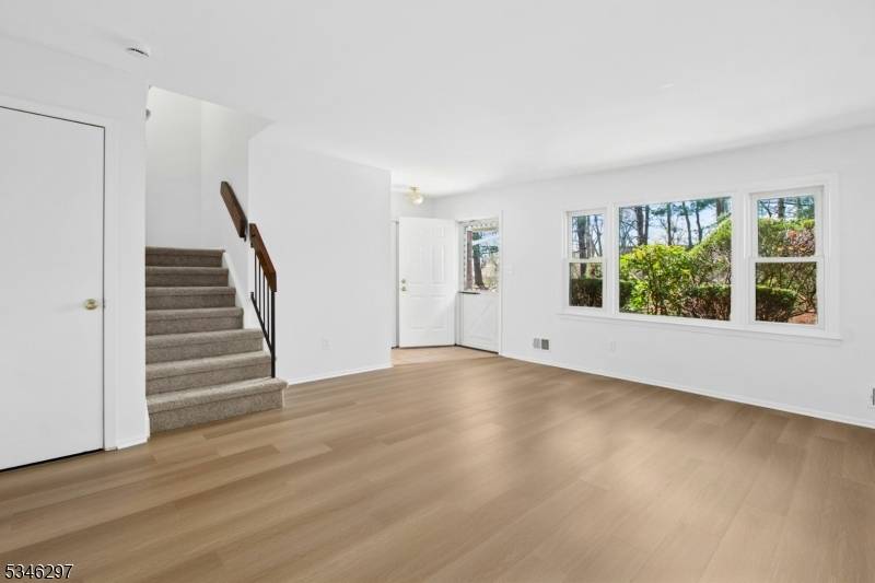 Scotch Plains Twp., NJ 07076,33 Wareham Village
