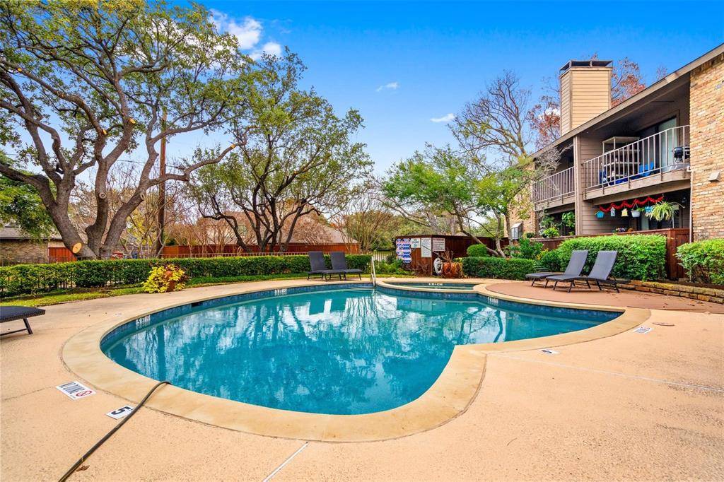 Dallas, TX 75248,15221 Berry Trail #608