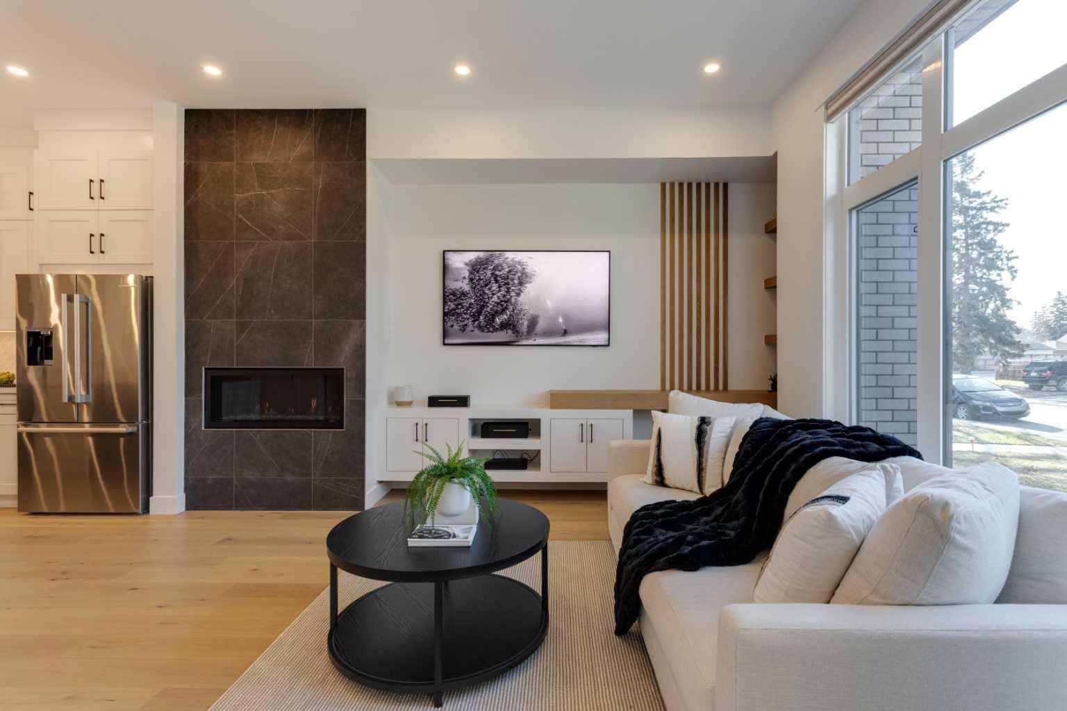 Calgary, AB T2E1T5,258 22 Avenue