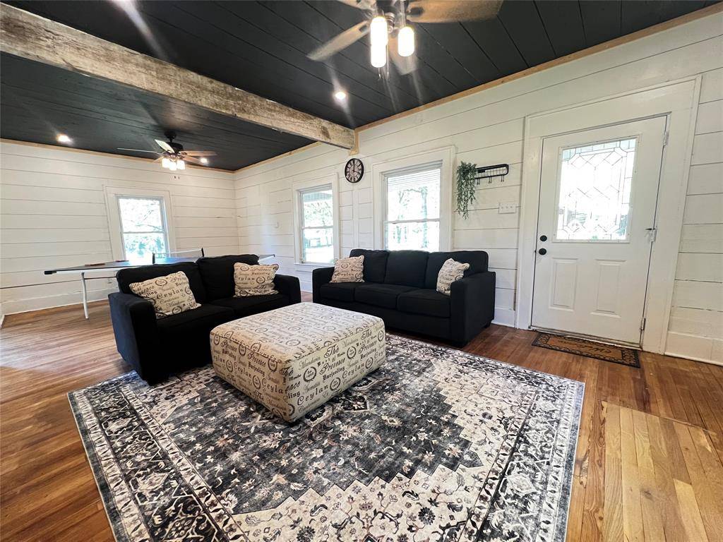 Gun Barrel City, TX 75156,143 Lisa Layne Street