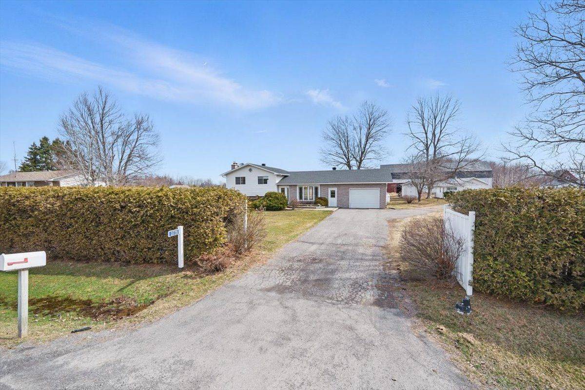 Clarence-rockland, ON K0A 1E0,3779 Labelle RD
