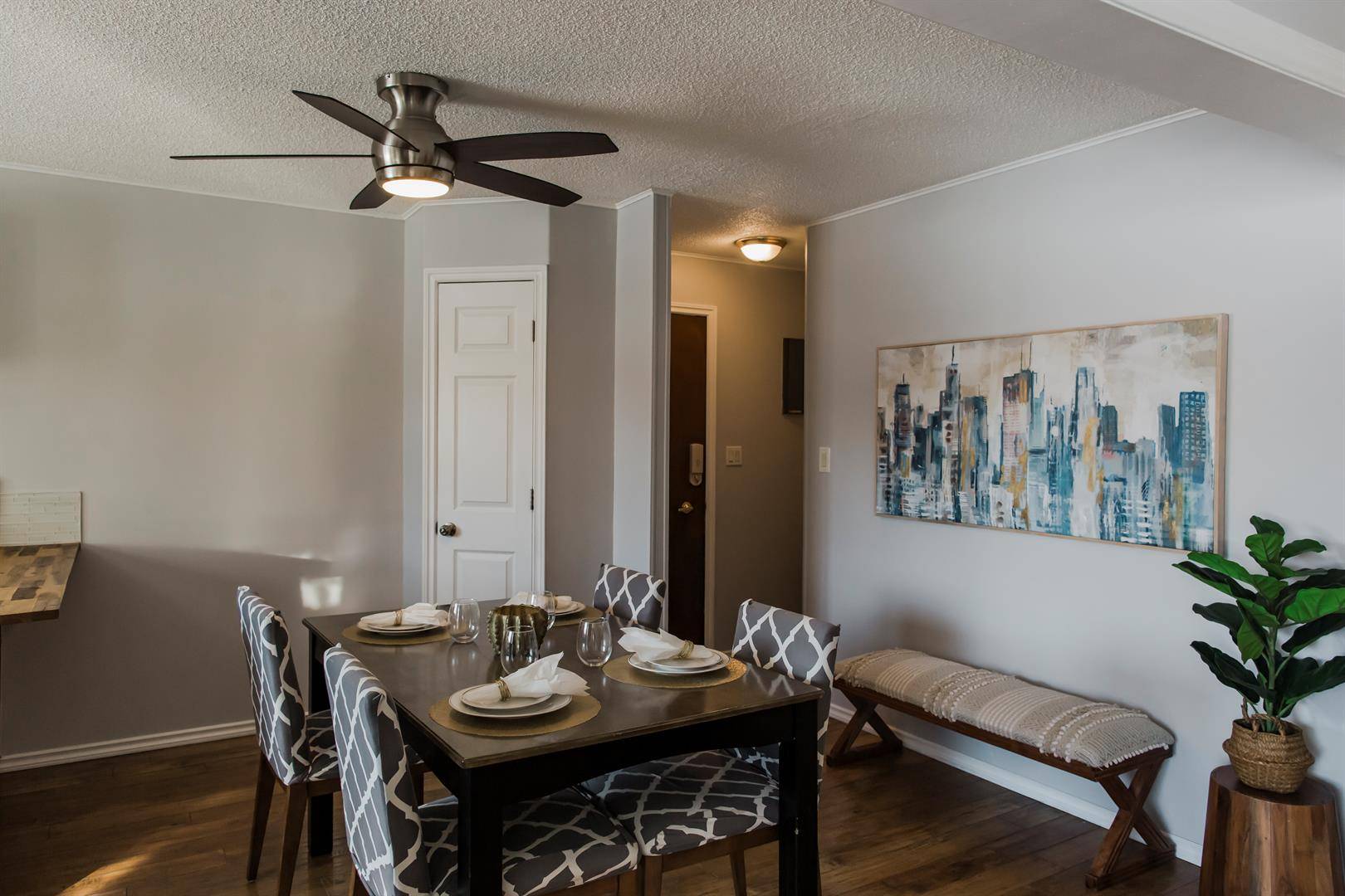 Grande Prairie, AB T8V 2B2,11324 96A ST