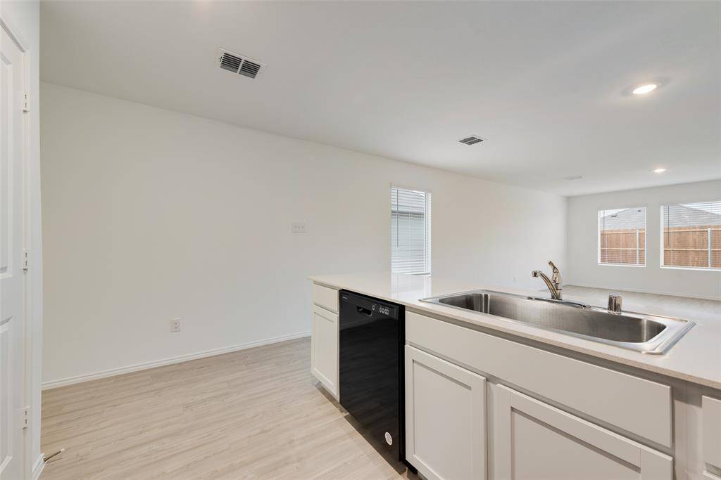 Fort Worth, TX 76140,1636 Crested Way