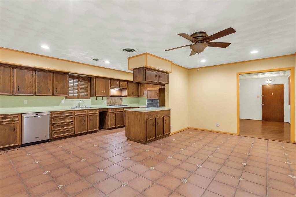 Dallas, TX 75211,1330 Stevens Ridge Drive