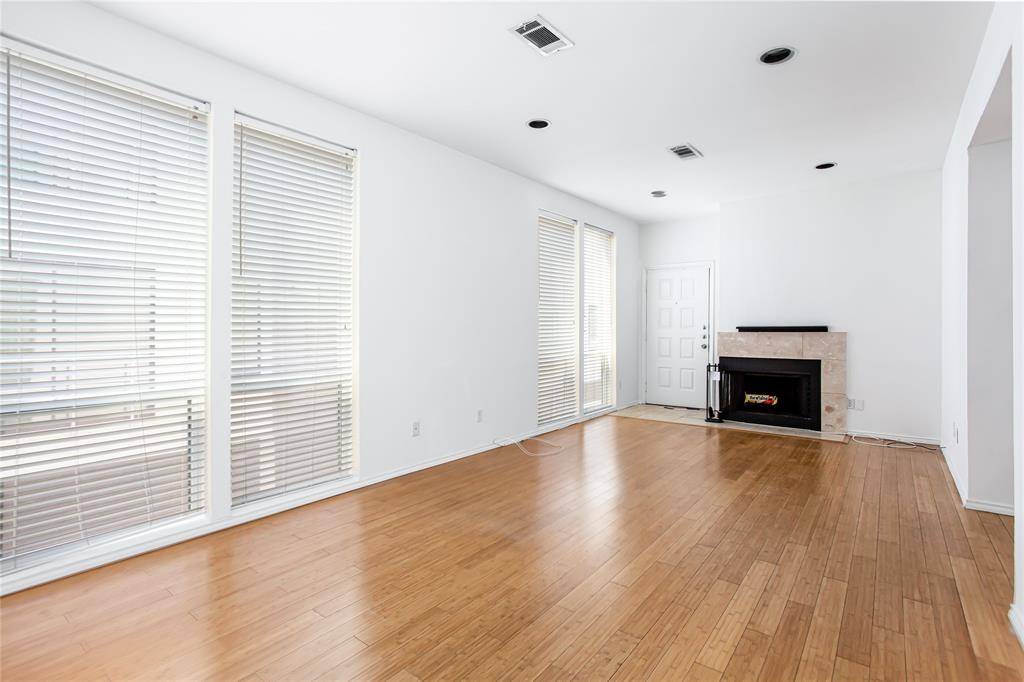 Dallas, TX 75204,2002 N Fitzhugh Avenue #5