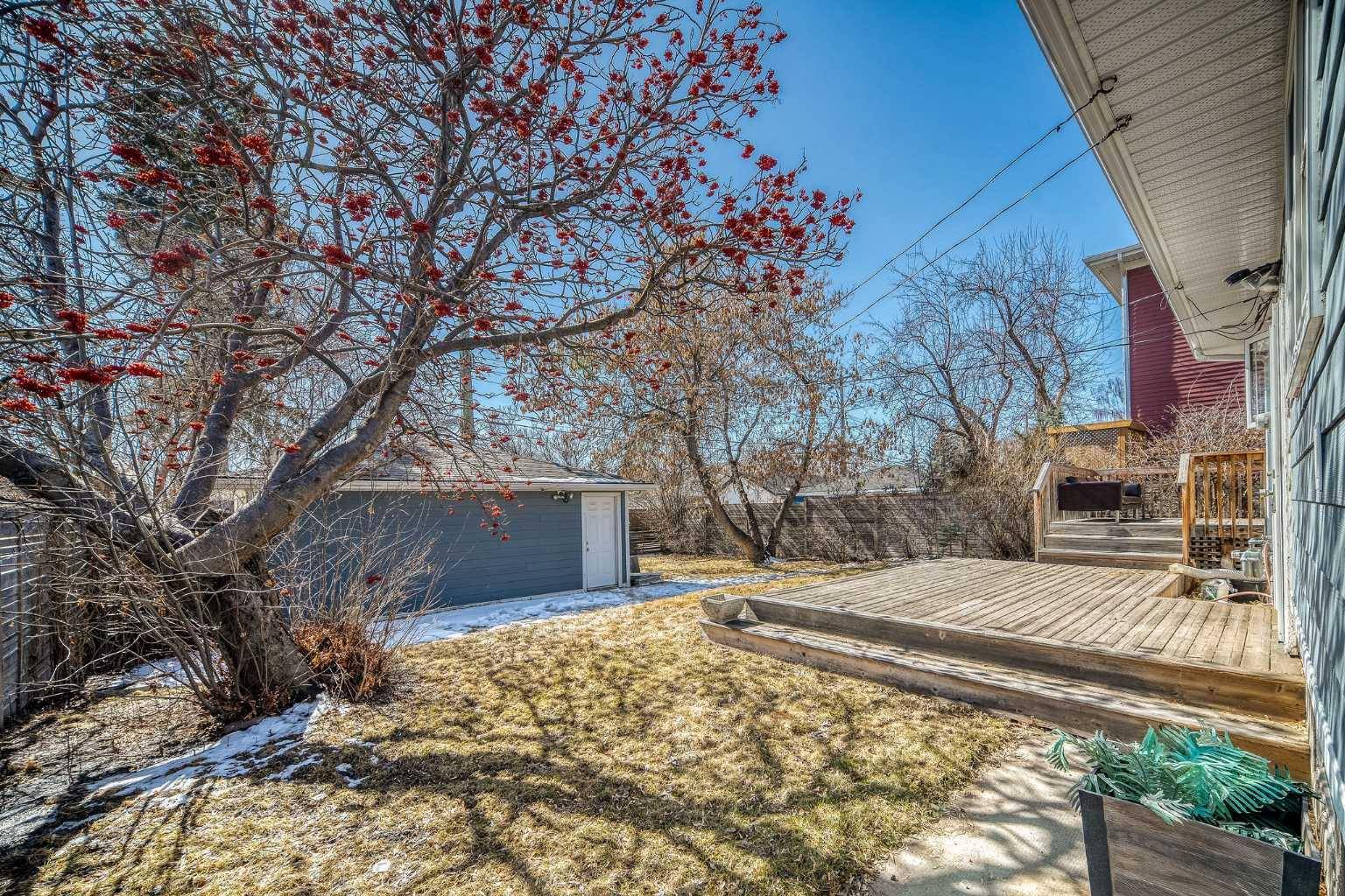 Calgary, AB T2S 1C7,703 47 AVE SW