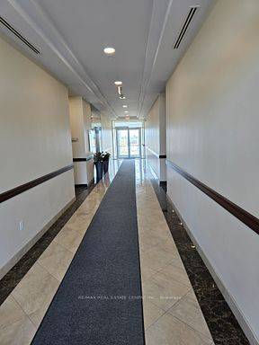 Mississauga, ON L5S 0A8,30 Topflight DR #5A