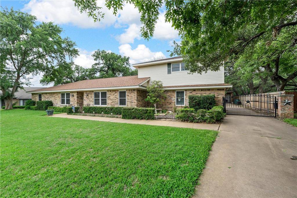Woodway, TX 76712,3217 Pioneer Circle