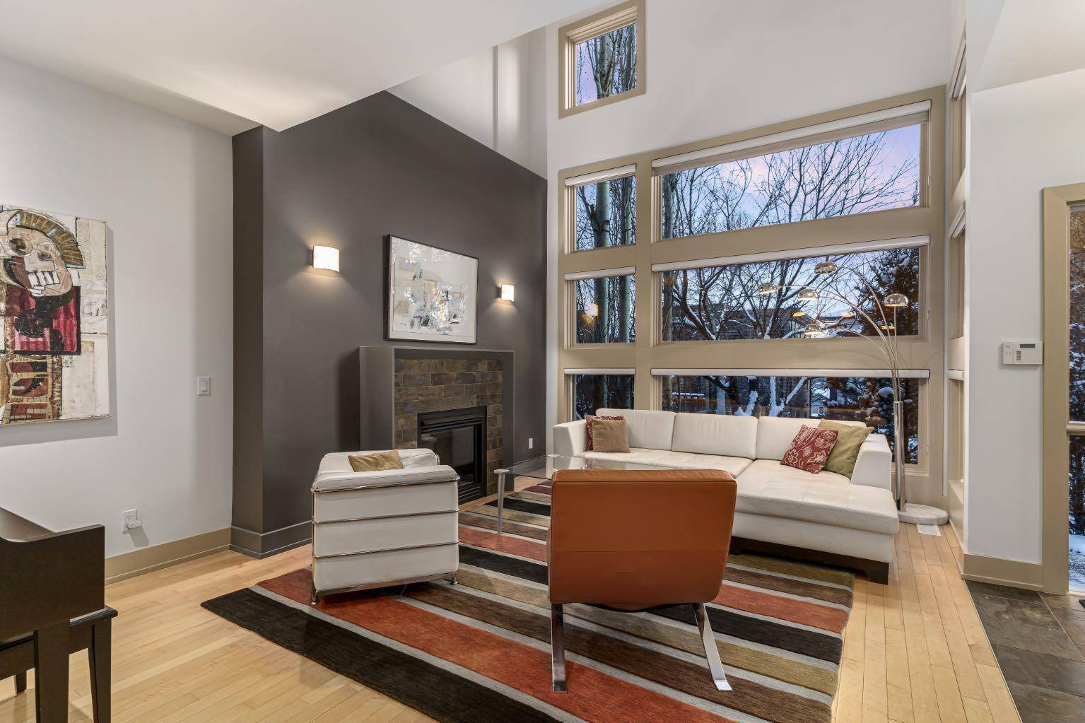 Calgary, AB T2T 1R4,2134 30 AVE SW