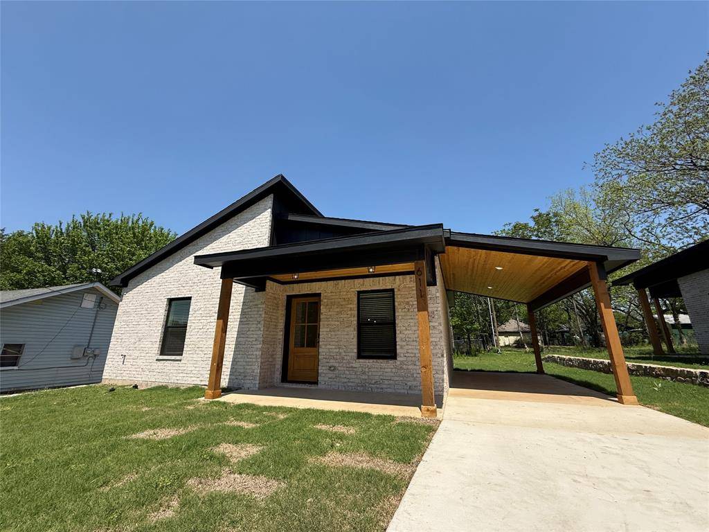 Denison, TX 75020,611 W Baker Street
