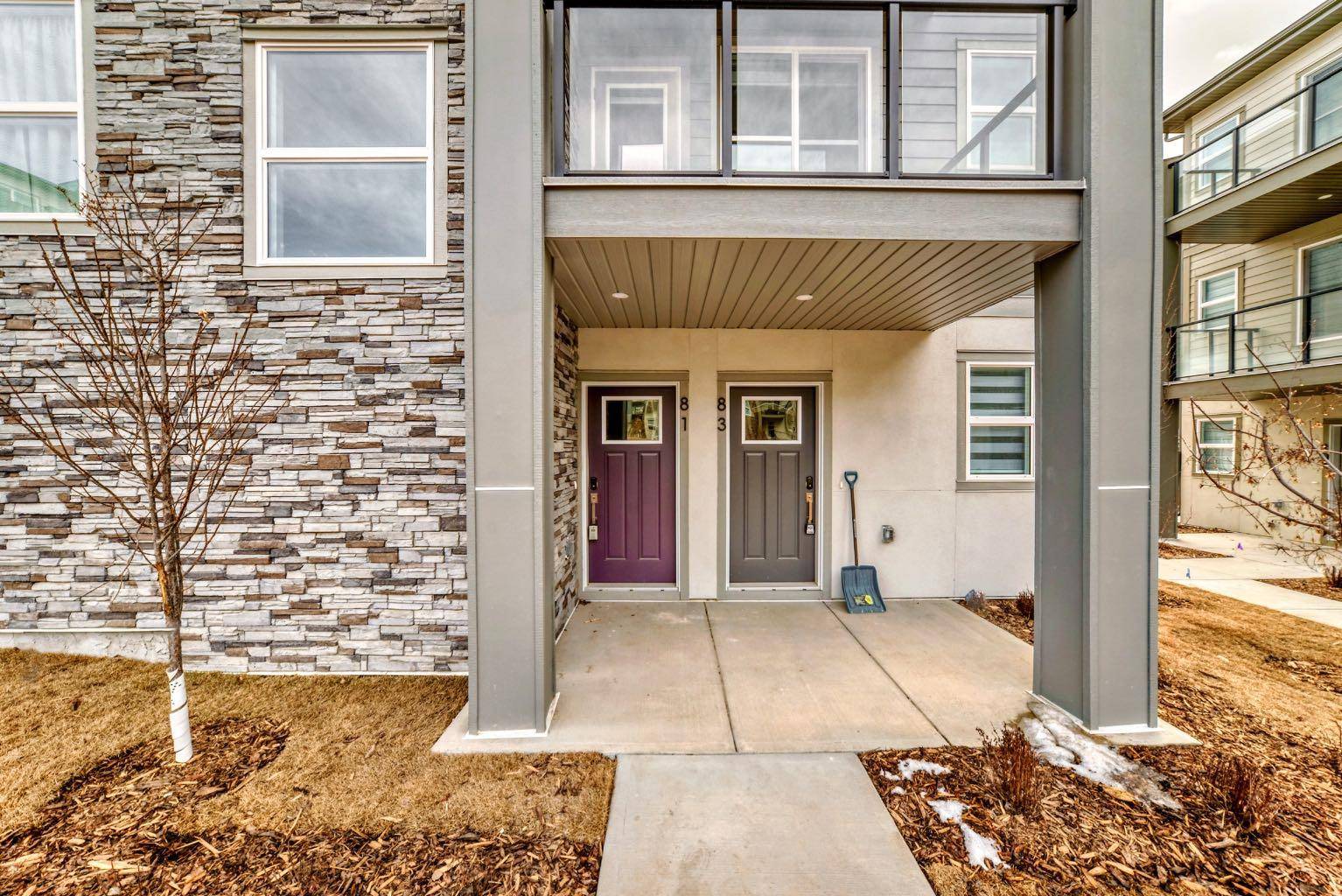 Calgary, AB T3H 6H5,2117 81 ST SW #81