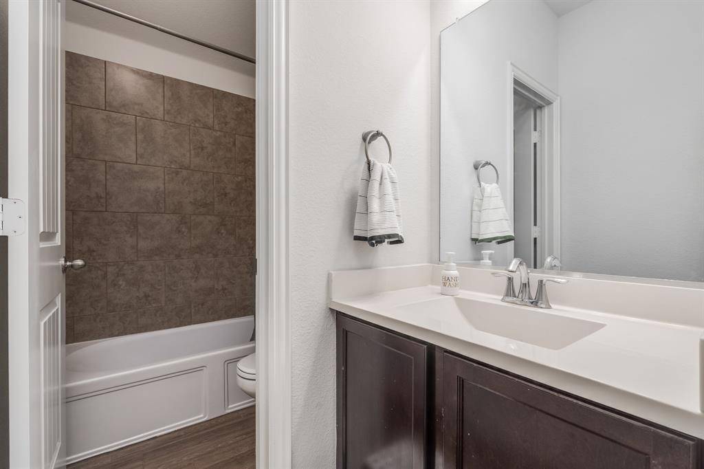 Little Elm, TX 75068,1352 Lake Grove Drive