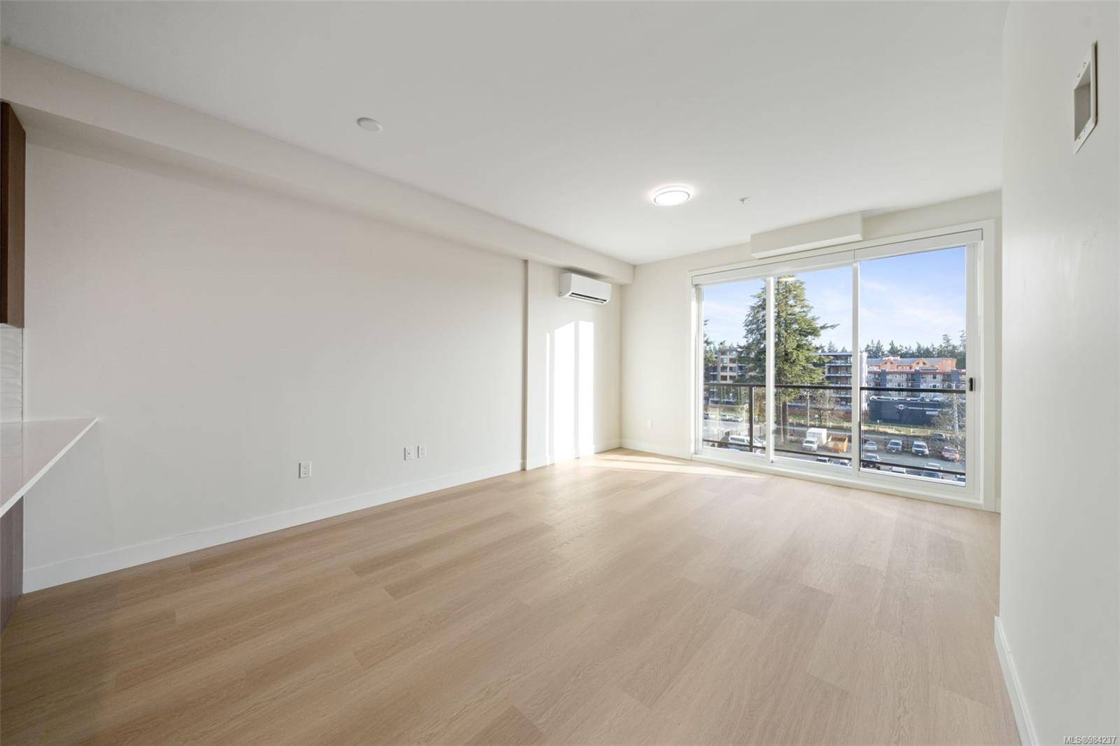 Langford, BC V9B 7C7,2770 Winster Rd #513