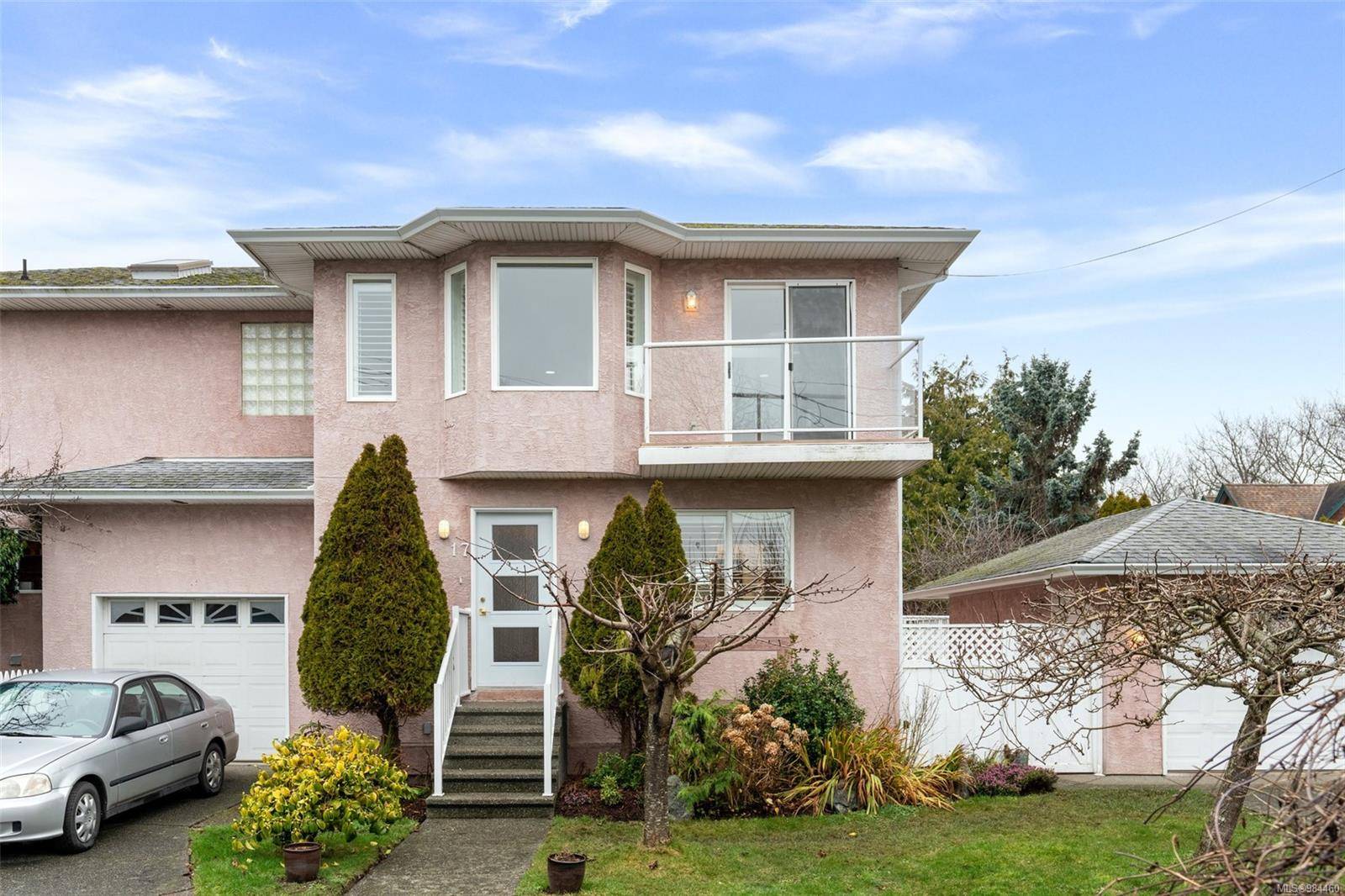 Victoria, BC V8V 1Z9,17 Dock St