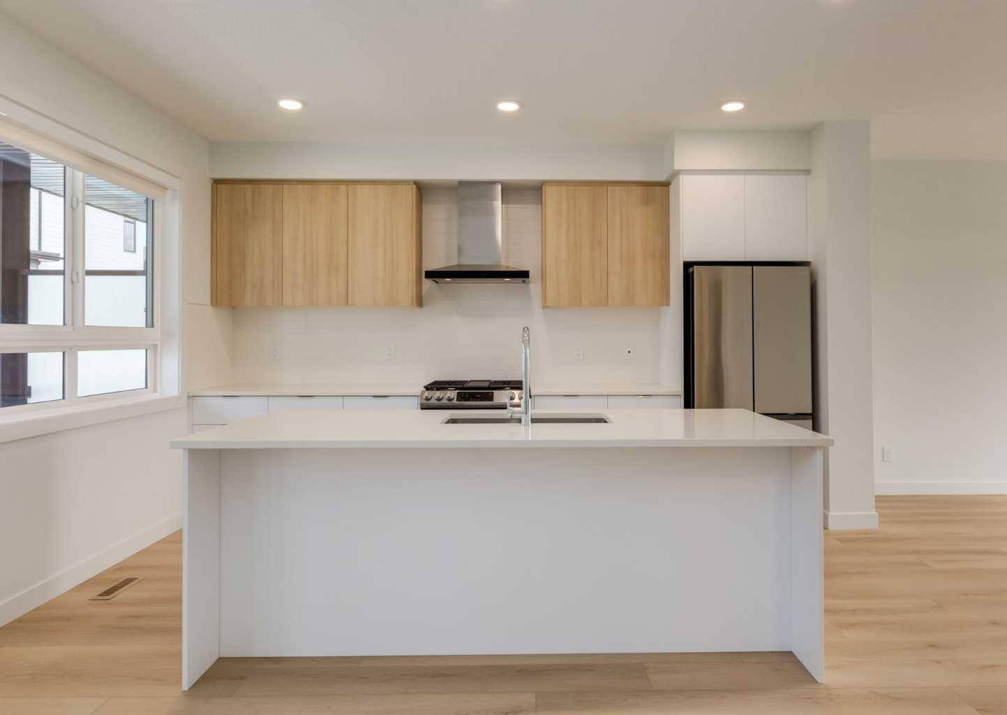 Calgary, AB T3E 8H6,205 Dieppe DR SW