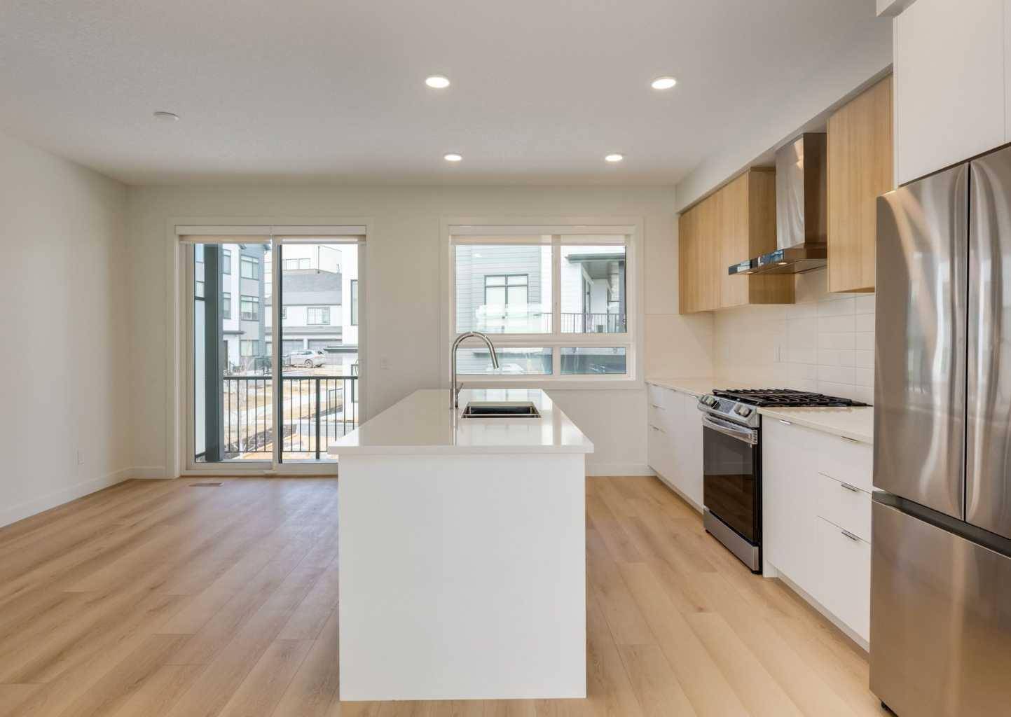 Calgary, AB T3E 8H6,205 Dieppe DR SW