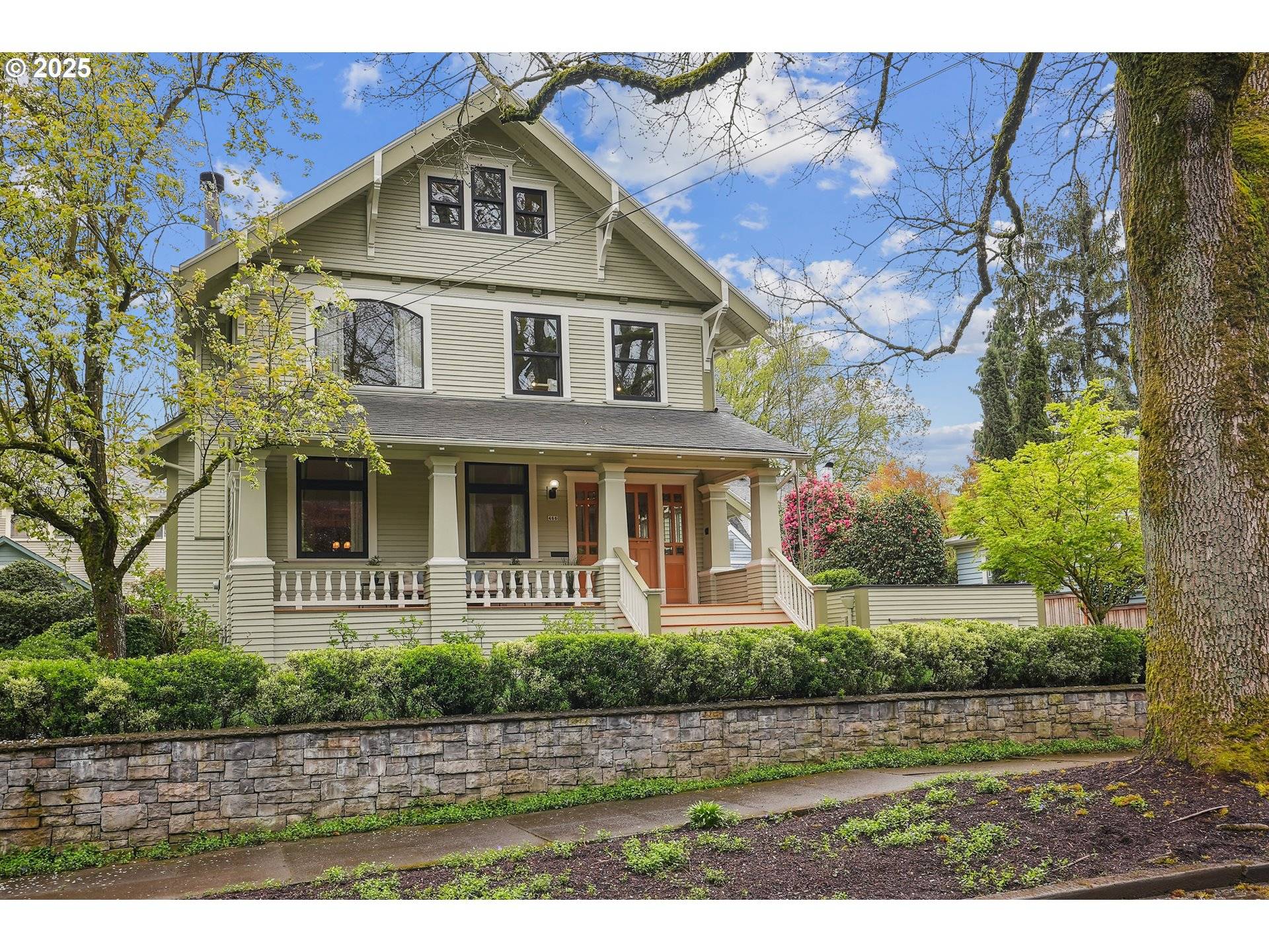 Portland, OR 97232,466 NE HAZELFERN PL