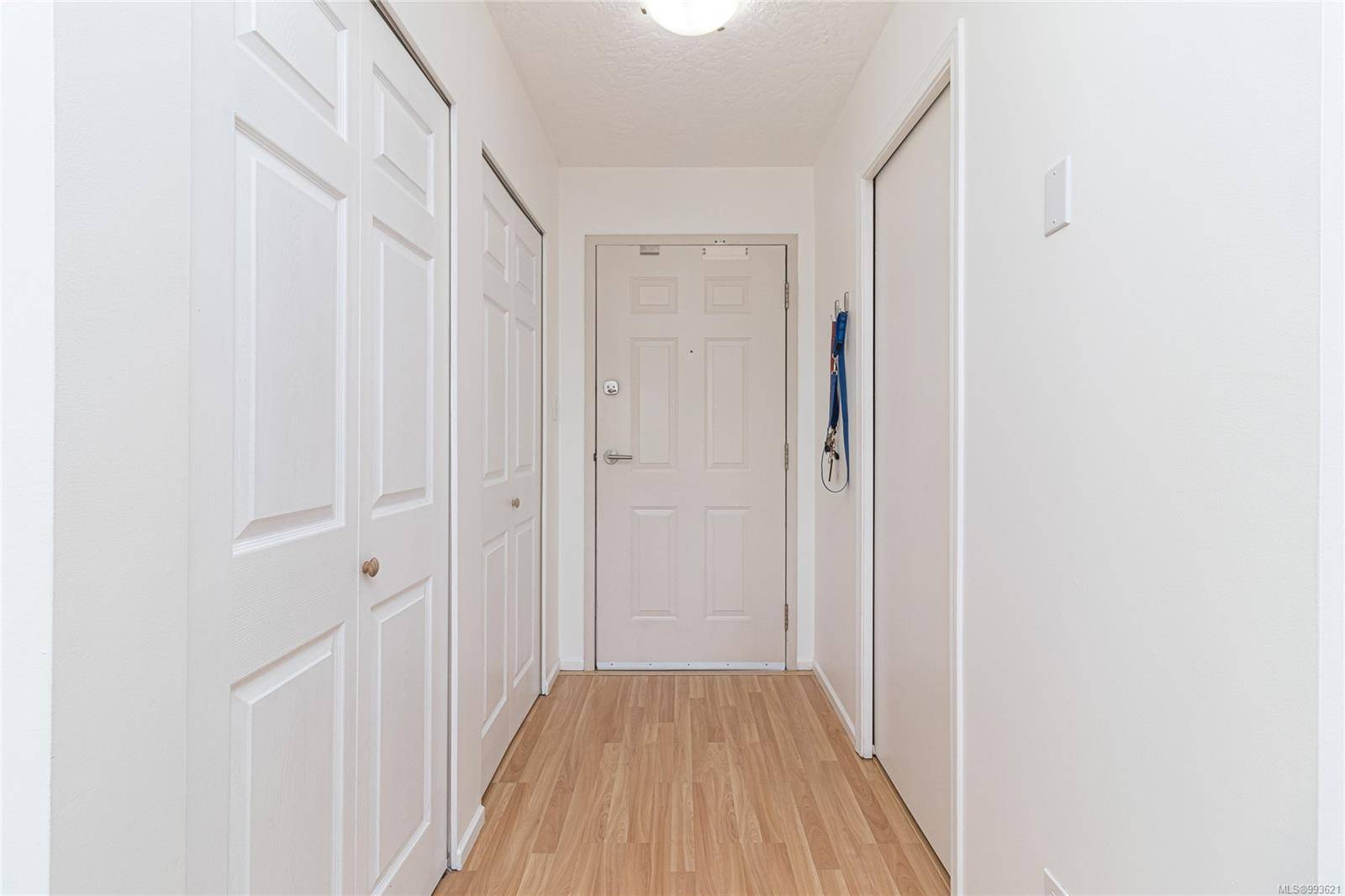 Saanich, BC V8X 1G6,3460 Quadra St #403