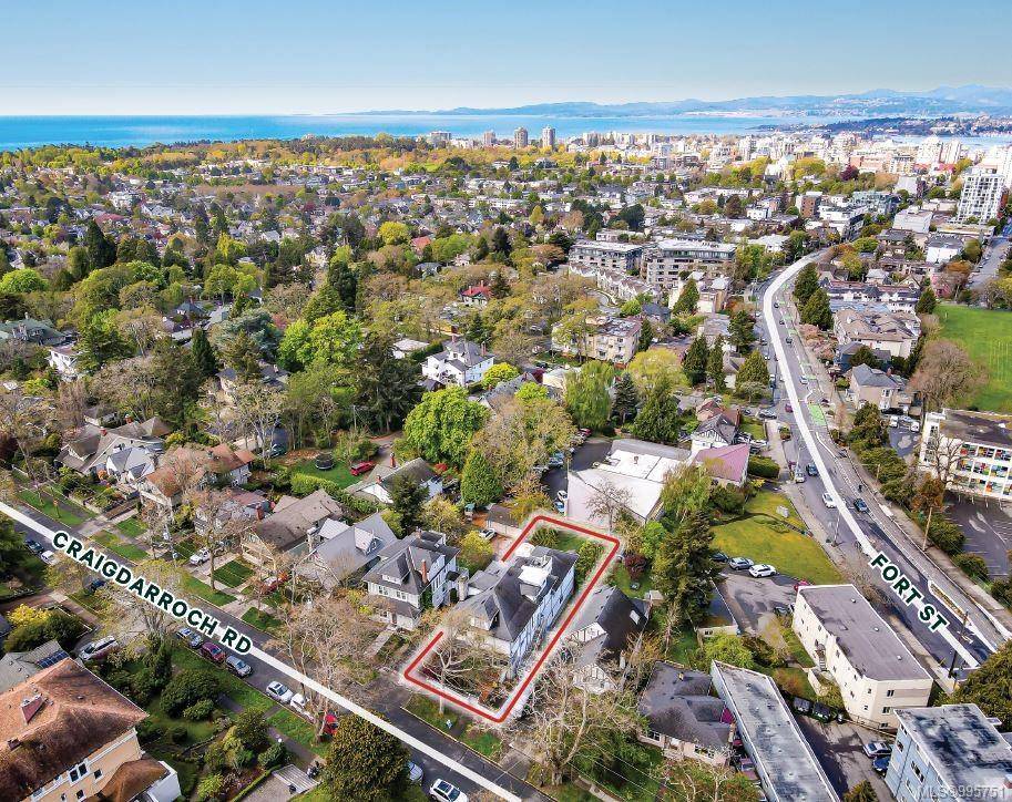 Victoria, BC V8S 2A4,1048 Craigdarroch Rd