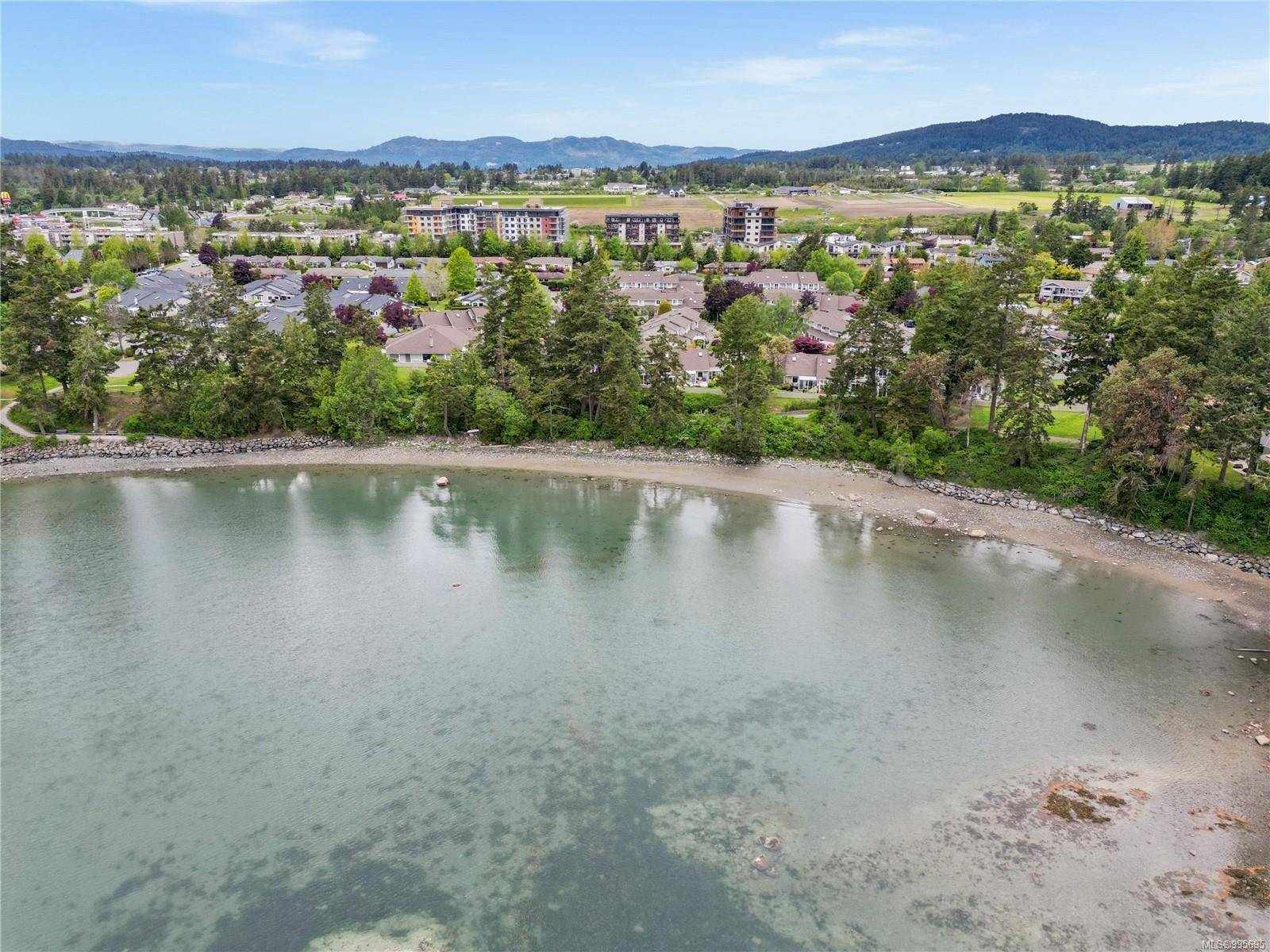 Central Saanich, BC V8M 2C1,2600 Ferguson Rd #16