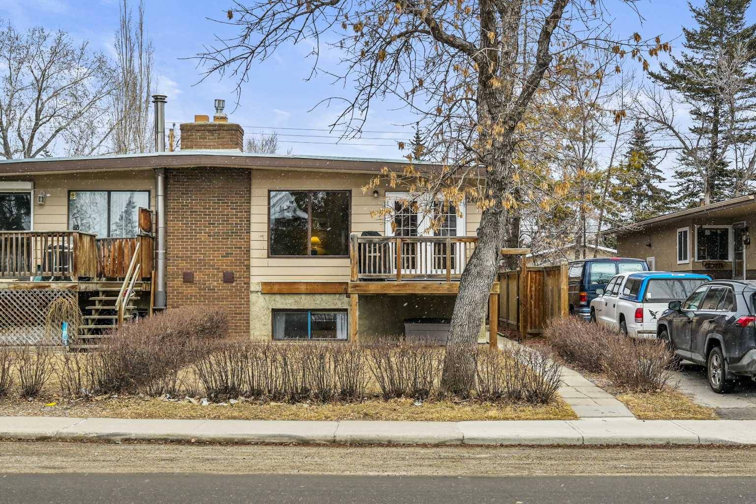 Calgary, AB T3E1M3,2420 54 AVE SW