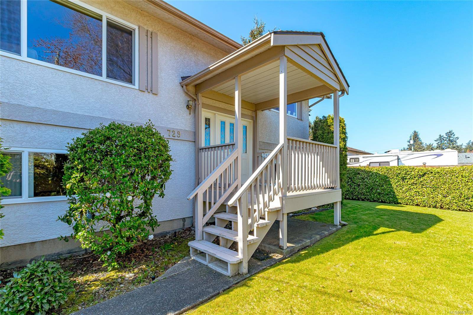 Langford, BC V9B 3B5,729 Percy Pl