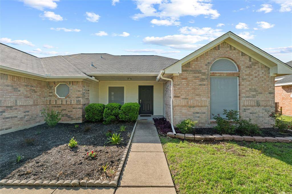 Waxahachie, TX 75165,310 Myrtle Avenue