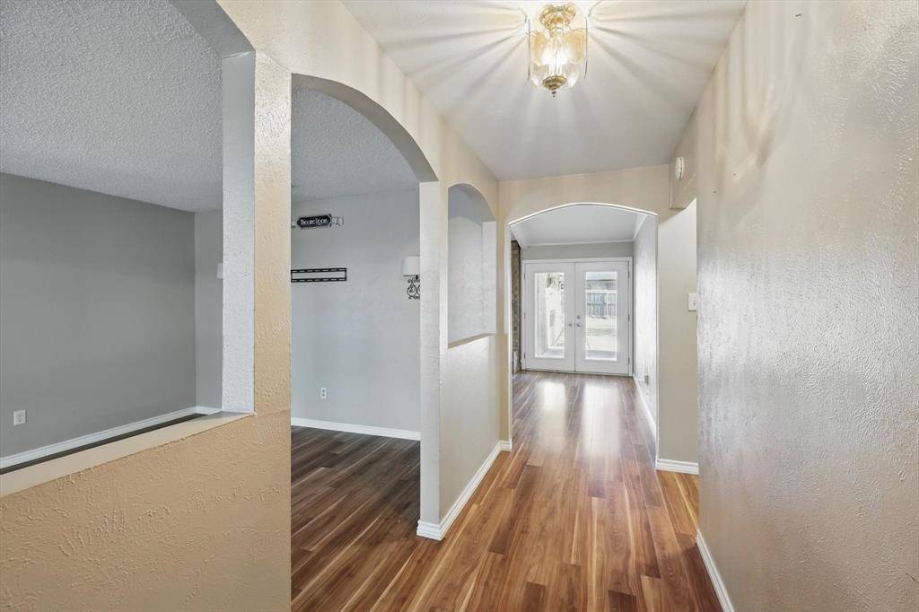 Hurst, TX 76054,412 Circleview Drive S