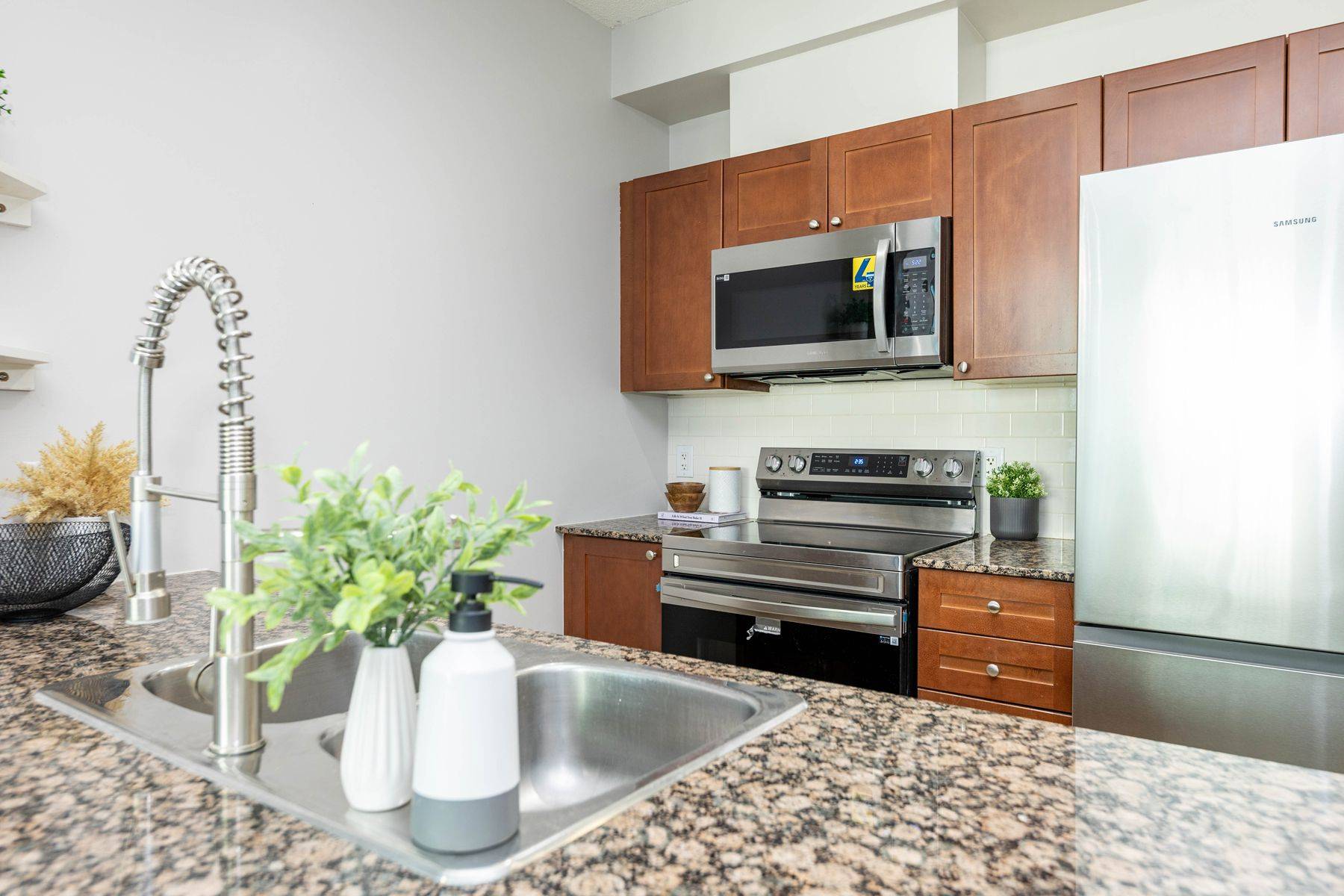 Mississauga, ON L5B 0C2,3525 Kariya DR #218