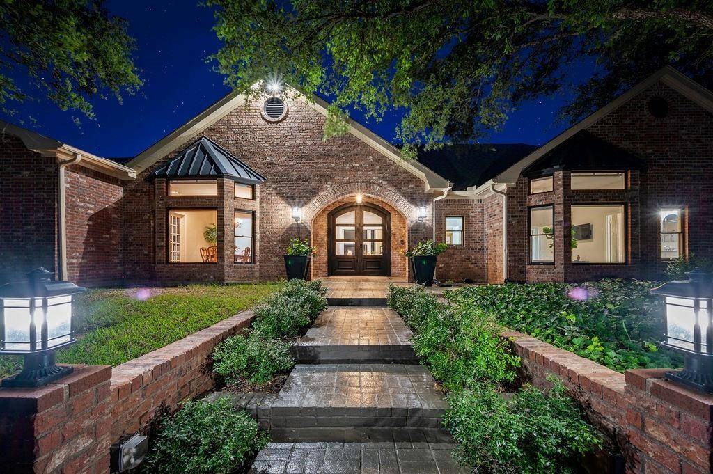 Lorena, TX 76657,2313 Country Spring Road