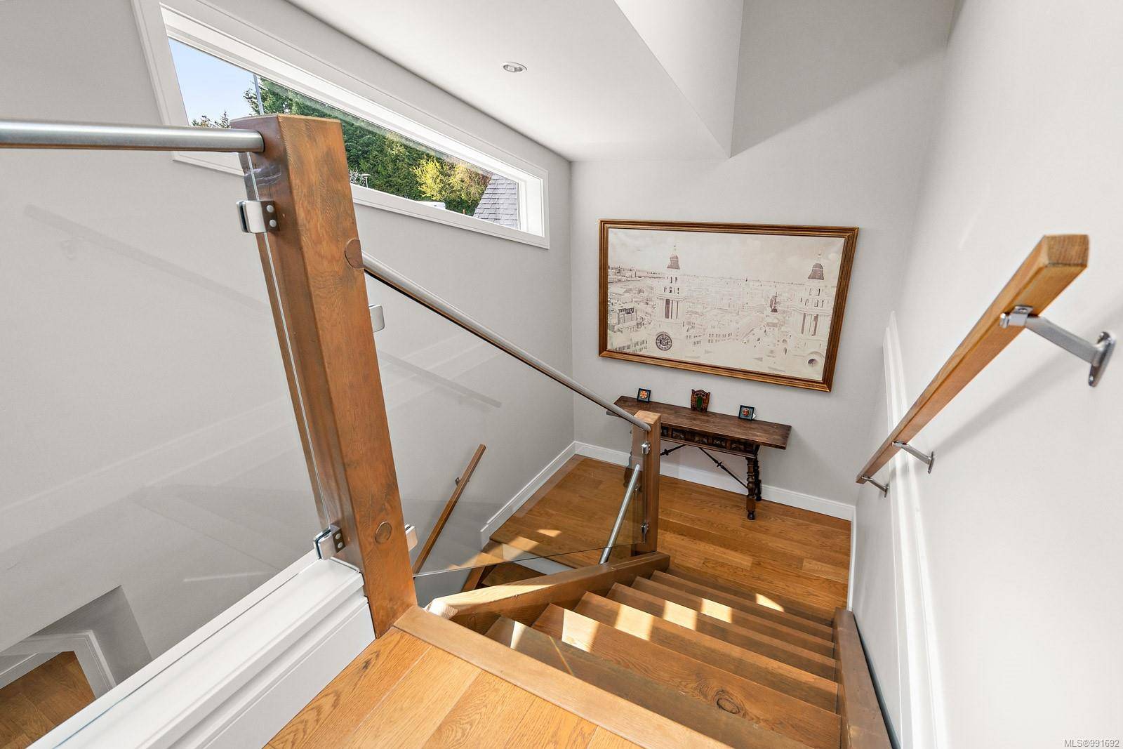 Saanich, BC V8N 4Y5,1562 Fremont Pl