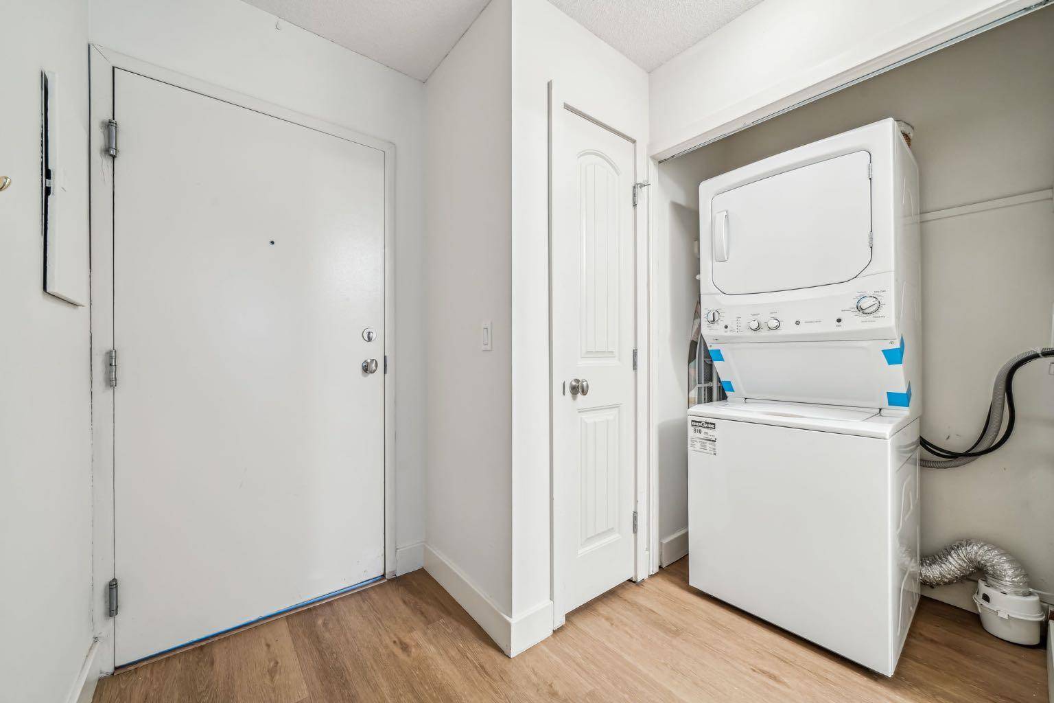 Calgary, AB T3H 5W9,114 Village HTS SW #8