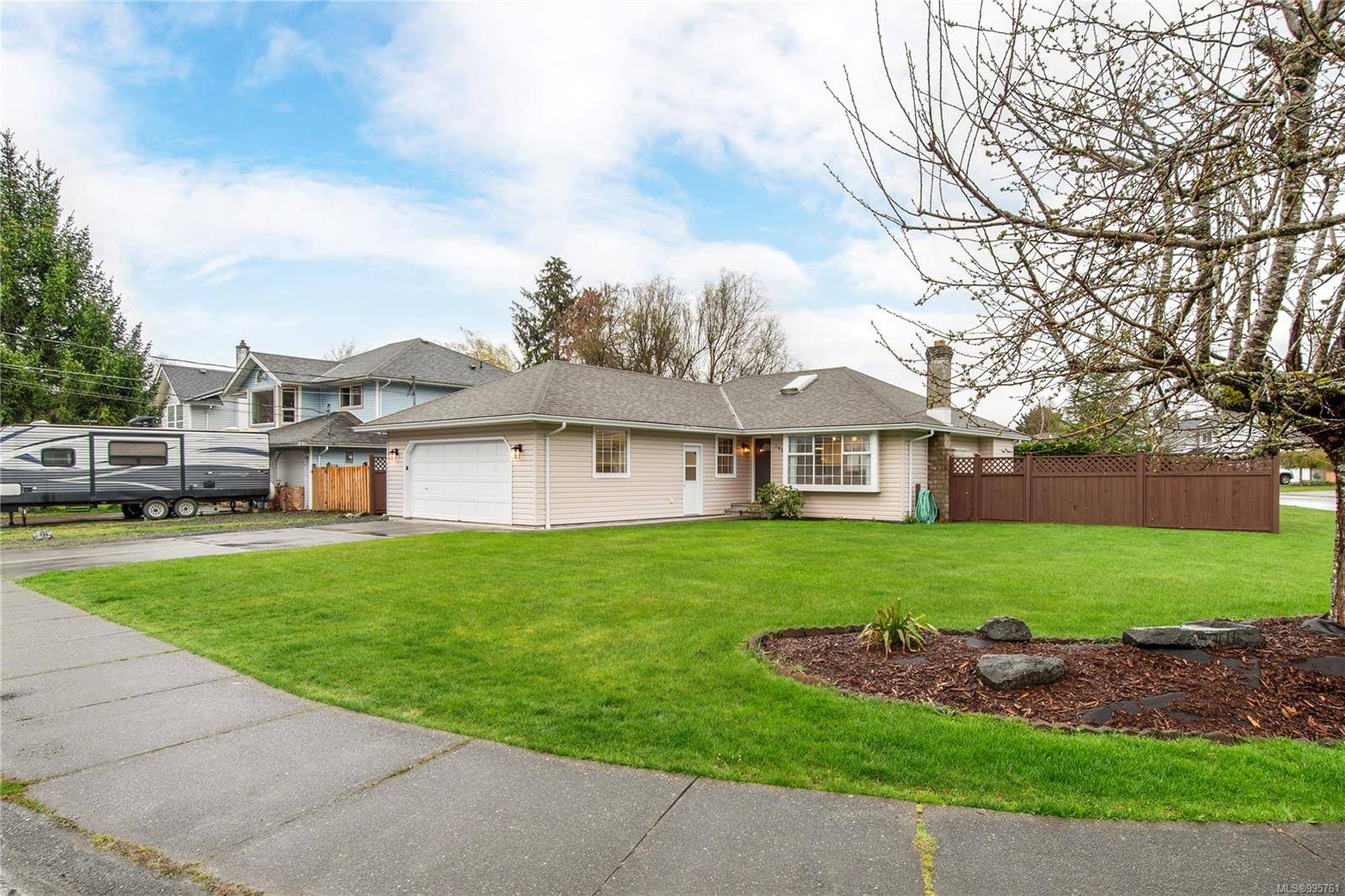 Campbell River, BC V9W 7H1,1524 Juniper Dr