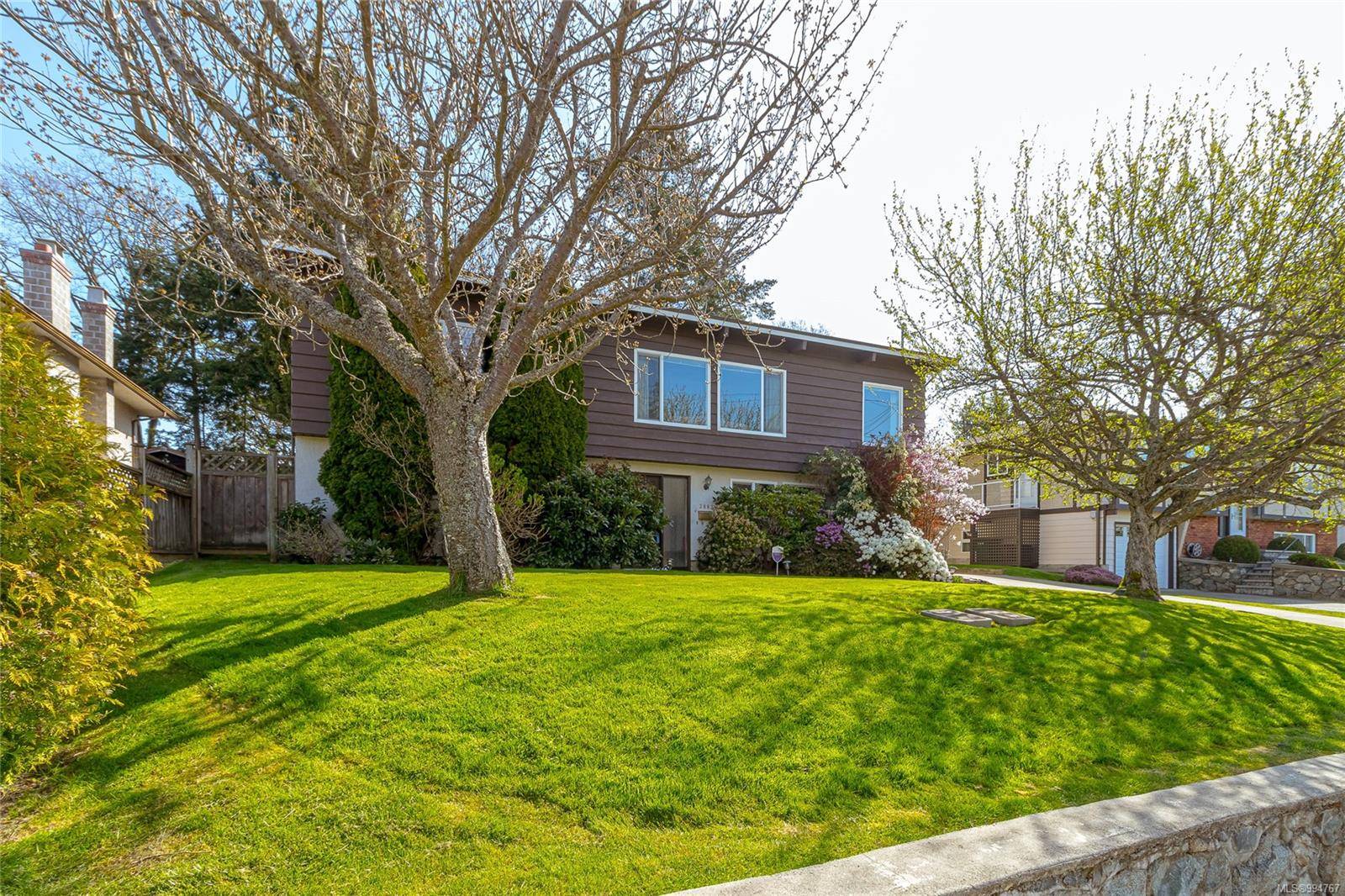 Saanich, BC V8P 4W1,3883 Ansell Rd