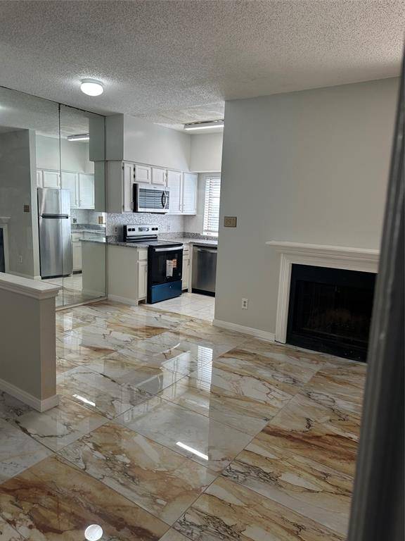 Dallas, TX 75243,9747 Whitehurst Drive #87