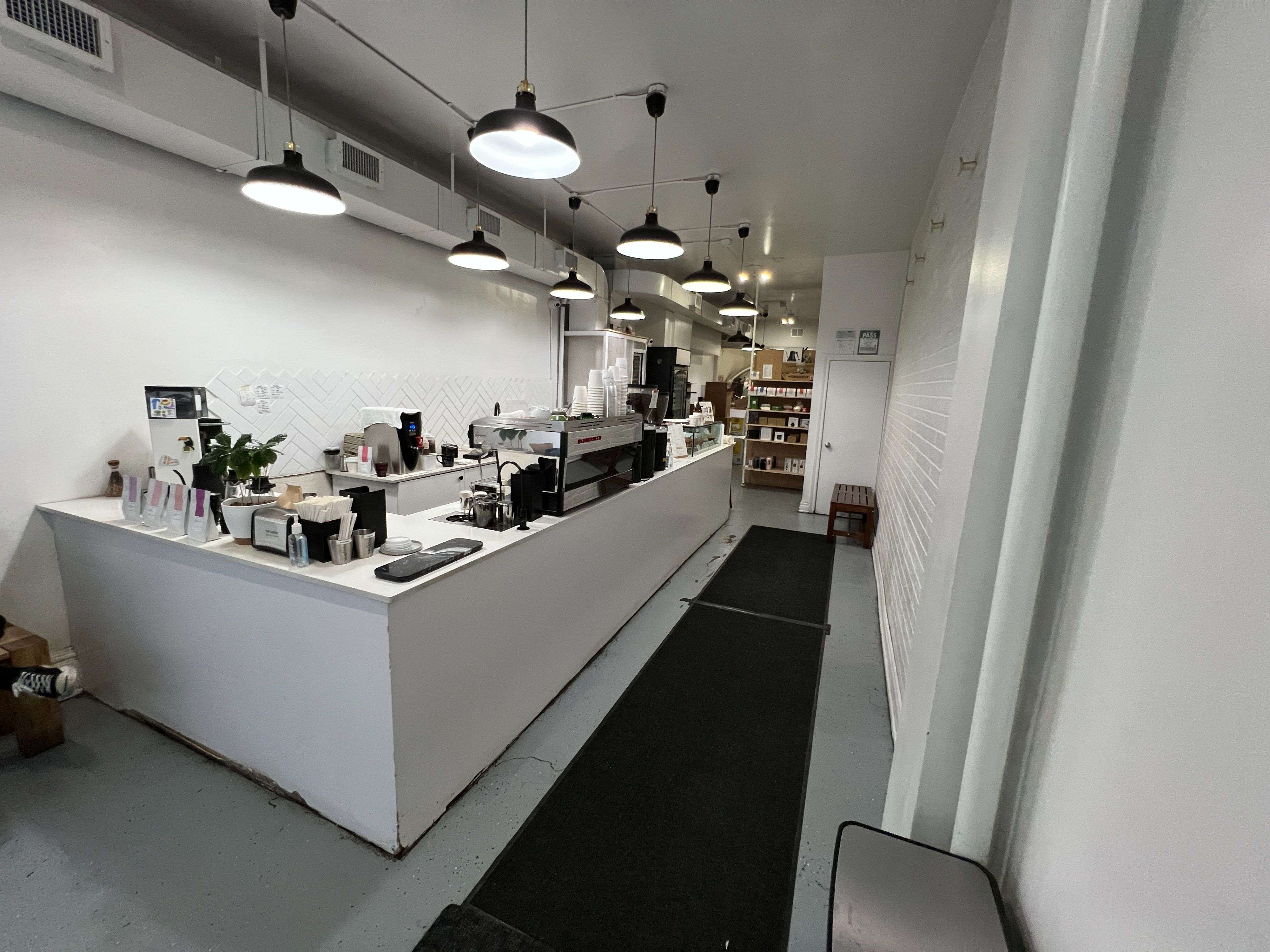 Toronto C01, ON M5T 1G1,281 Dundas ST W